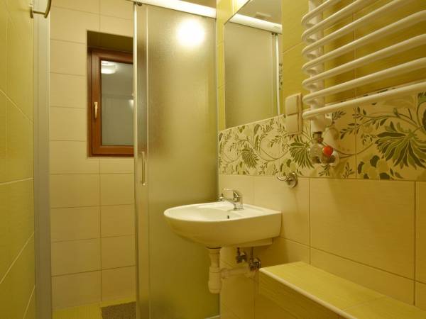 łazienka do pokoi 3-os