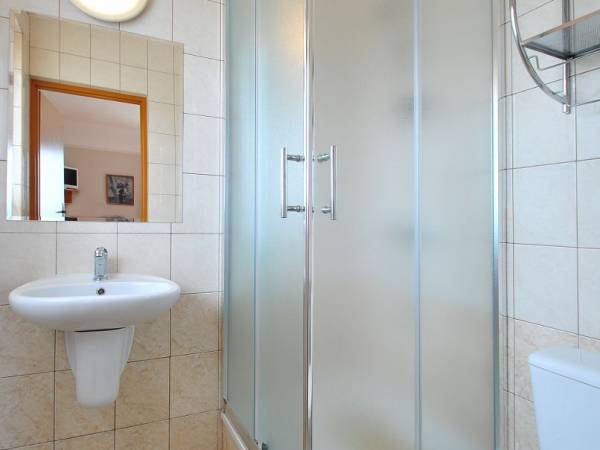 LAZIENKA pokój Nr 5