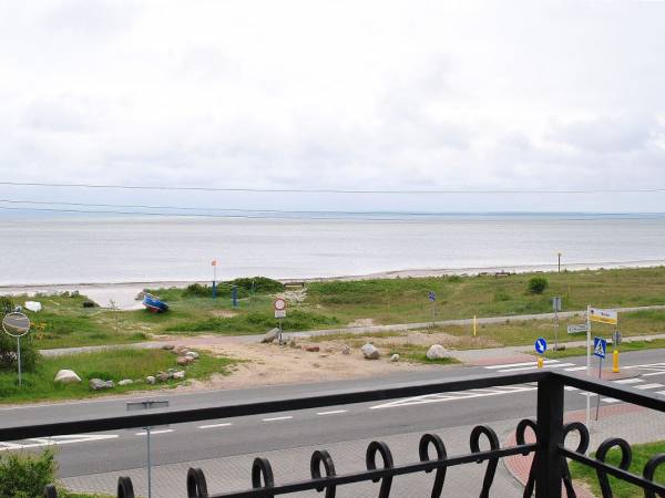 WIDOK NA ZATOKE Z BALKONU