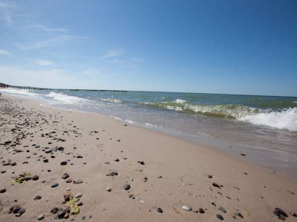 Mieleńska plaża poza ścisłym sezonem jest .......pusta!