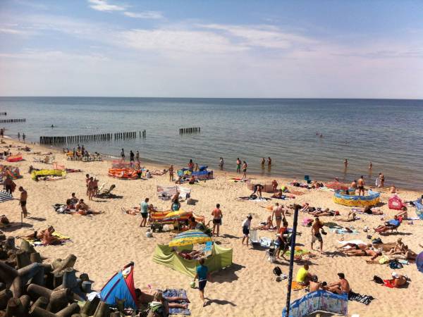 Mieleńska plaża w czasie majówki w 2014 roku