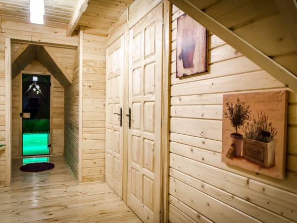 W tle 4 sypialnie i sauna z widokiem na cały Sucholand- Suchatka Lawendowa