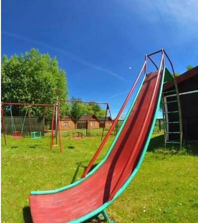 plac zabaw przy domkach Mini lux i standard