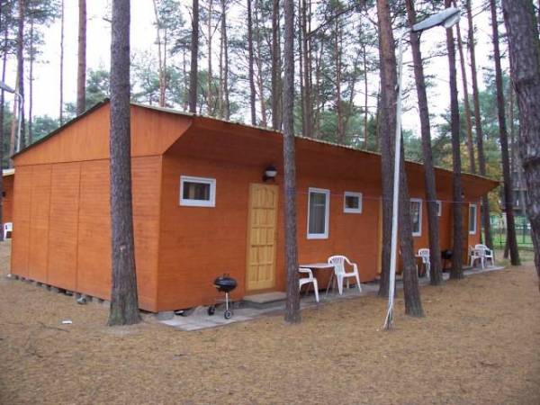 Domek szeregowy z 3-a mieszkaniami.