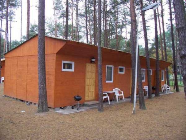 Domek szeregowy z 3-a mieszkaniami.