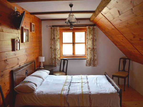 Stylowa Chata w Bieszczadach, KOMINEK, GRILL, panorama na góry, cisza