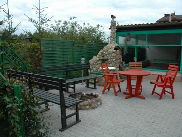 OGNISKO , GRIIL, STÓŁ DO TENISA