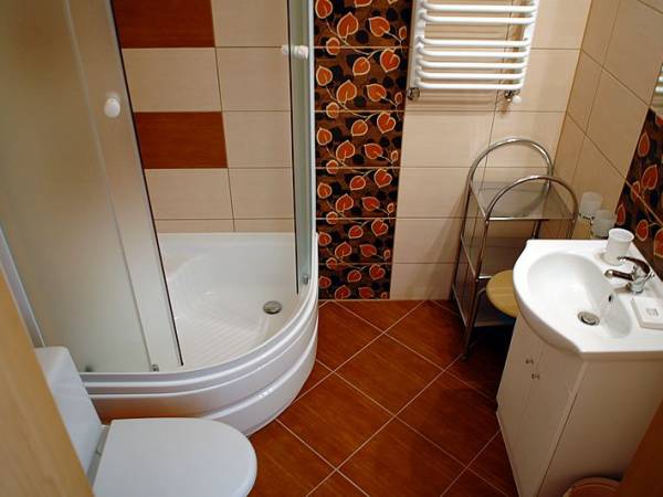 ŁAZIENKA POKÓJ 3 OS.