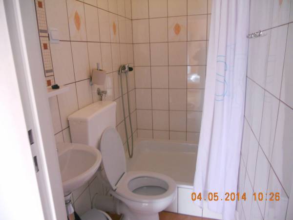 łazienka na 2 pokoje