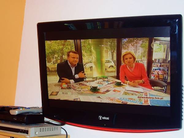 Nowoczesny pok.2-4-os. z nowym ,hotelowym łozkiem małżeńskim ( lub 2 pojed. na zyczenie) na sprężynach bonellowych, kanapa rozkładaną,balkonem, sat-tv, nowoczesną łazienką ( deszczownica) lodówką, czajnikiem, filiżankami, talerzykami, sztuccami