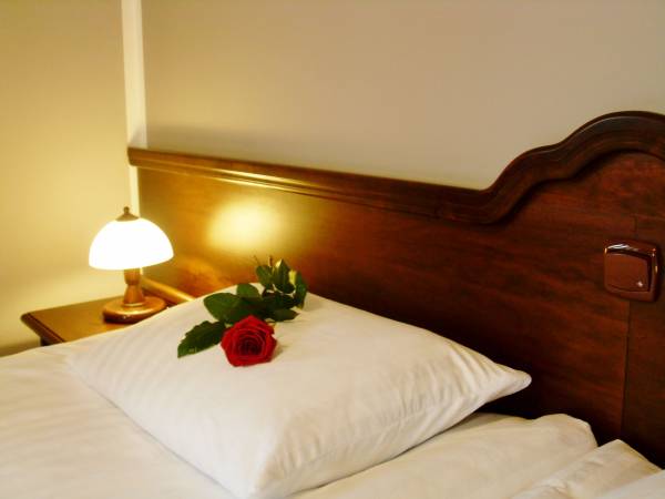 Łóżka małżeńskie King-size