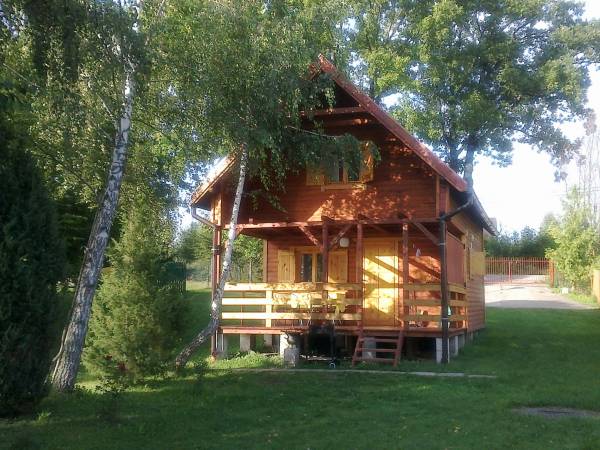 Domek drewniany - widok od jeziora