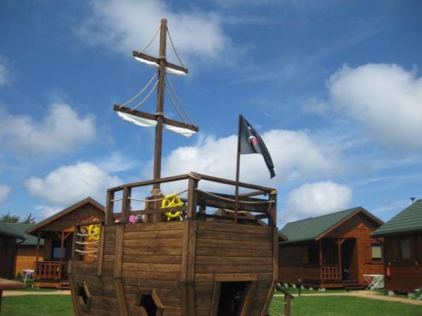 DOMKI NAD MORZEM DZIEDZIC