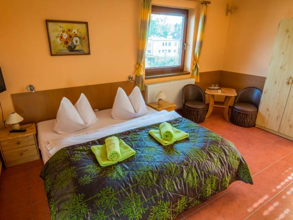 2 osobowy pokoj s lazenkou i balkonom.