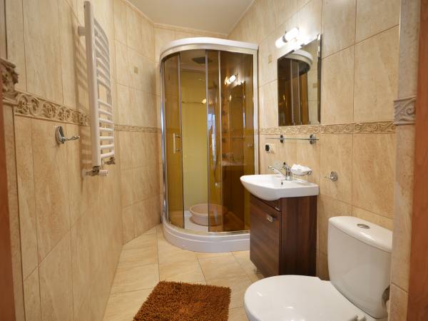 Łazienka pokój 4-osobowy