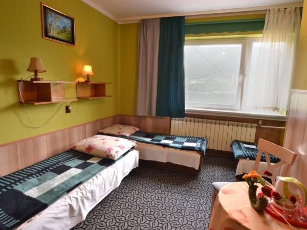 Pokój Nr.2 dwuosobowy lub trzyosobowy