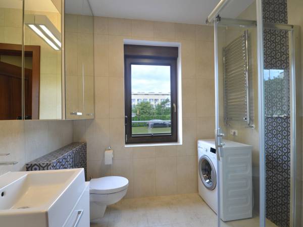 Apartament z tarasem-łazienka