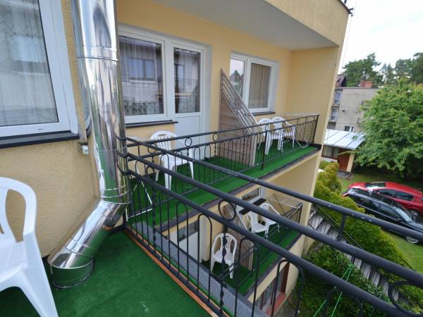 Widok z tarasu na balkony