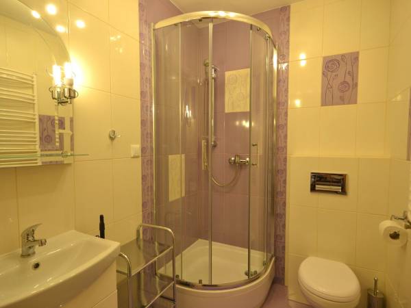 Łazienka pokoju 4-osobowego