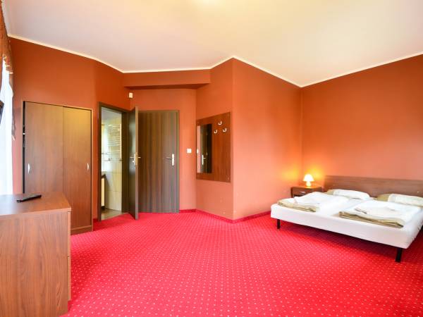 Pokój Nr 5, 3 - 4 osobowy z wyjściem na taras 