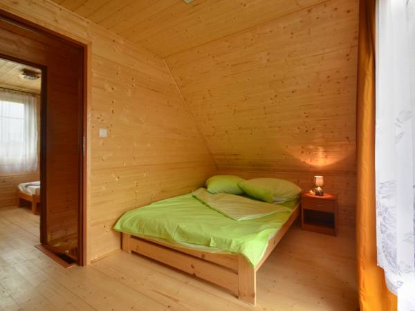 sypialnia w domku 7 os.