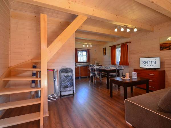 Salon i schody do sypialni