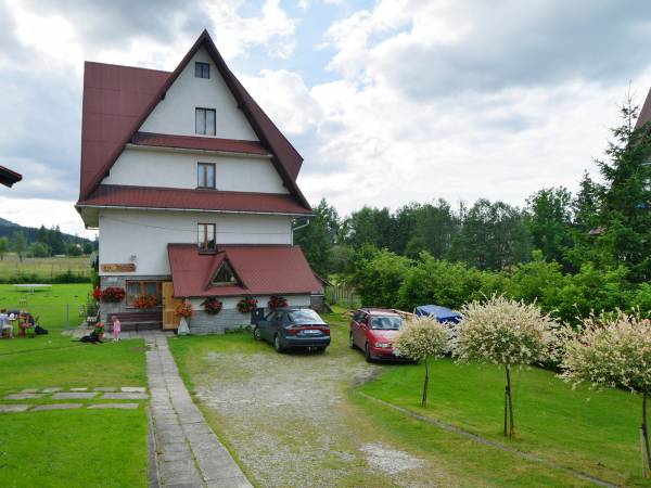 budynek od strony ulicy