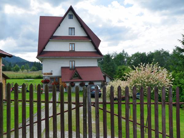 budynek od strony ulicy