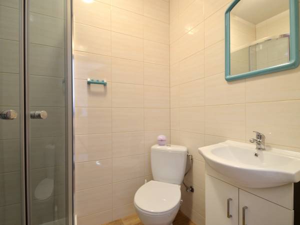 Pokoje i domki letniskowe - wynajem Śliwin, koło Rewala, Al. Lipowa 5