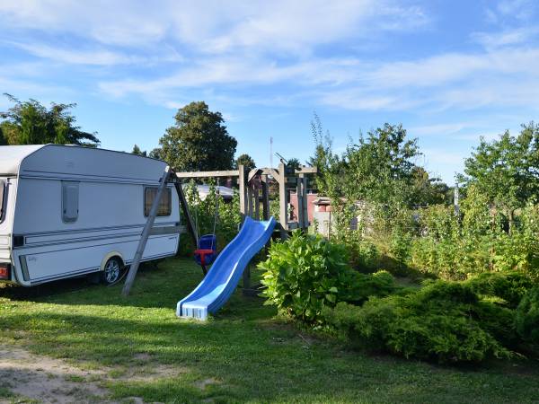 Pokoje i domki letniskowe - wynajem Śliwin, koło Rewala, Al. Lipowa 5