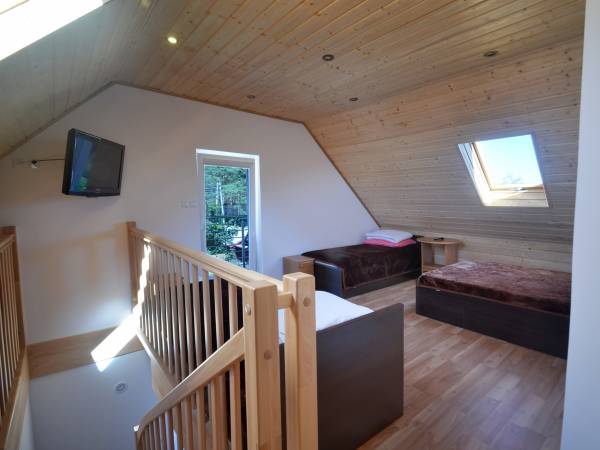 (2) pokój 6 osobowy 