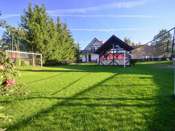 miejsce do gry w kosza , siatkę itp