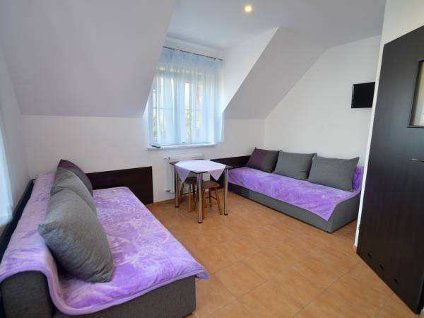 (1) pokój 4 osobowy