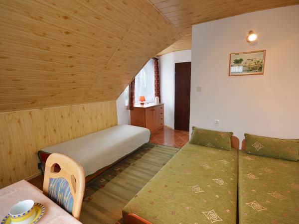 2 piętro pokój 3 osobowy