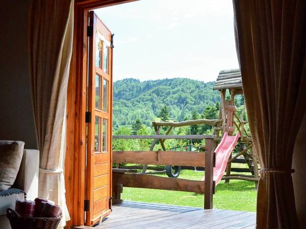 Stylowa Chata w Bieszczadach, KOMINEK, GRILL, panorama na góry, cisza