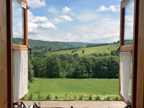 Stylowa Chata w Bieszczadach, KOMINEK, GRILL, panorama na góry, cisza