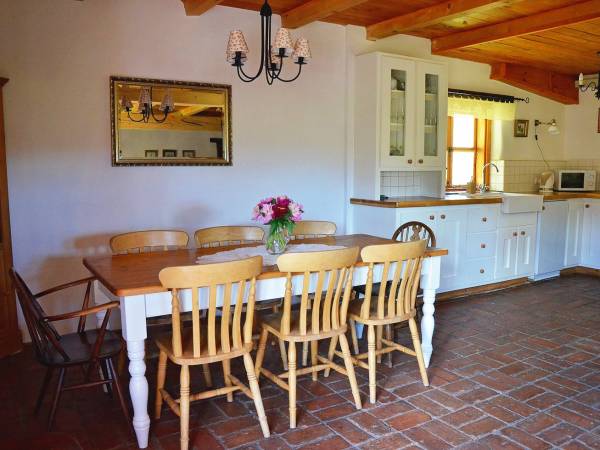 Stylowa Chata w Bieszczadach, KOMINEK, GRILL, panorama na góry, cisza