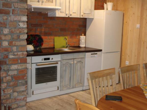 aneks kuchenny w salonie na parterze