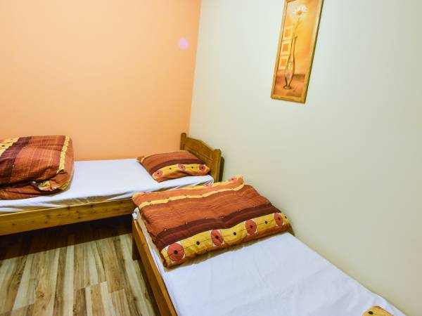 Pod Modrzewiem- sypialnia1