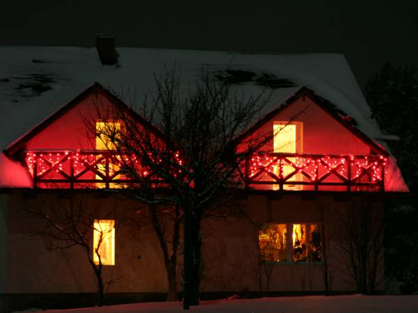 Baśniowe Chaty Hobbitów w Ośrodku Jeździeckim Skręt