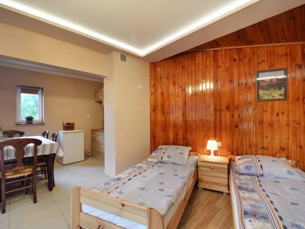 Pokój Nr 3 4-osobowy z łazienką i aneksem kuchennym