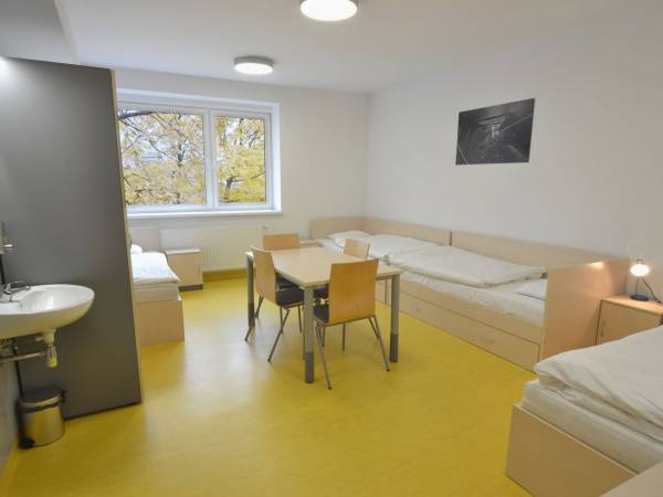 Pokój 4 osobowy bez łazienki