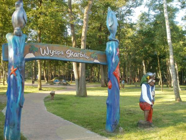 Przy ośrodku -Park Edukacyjnu -Wyspa Skarbów.