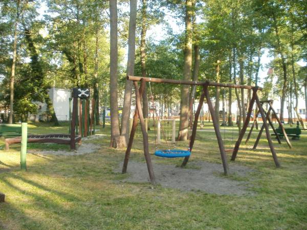 Przy ośrodku -Park Edukacyjny -Wyspa Skarbów.