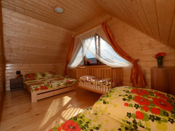 Domek wewnątrz – sypialnia zachodnia