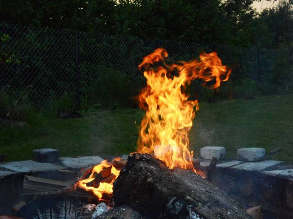 Domki na zewnątrz - ognisko