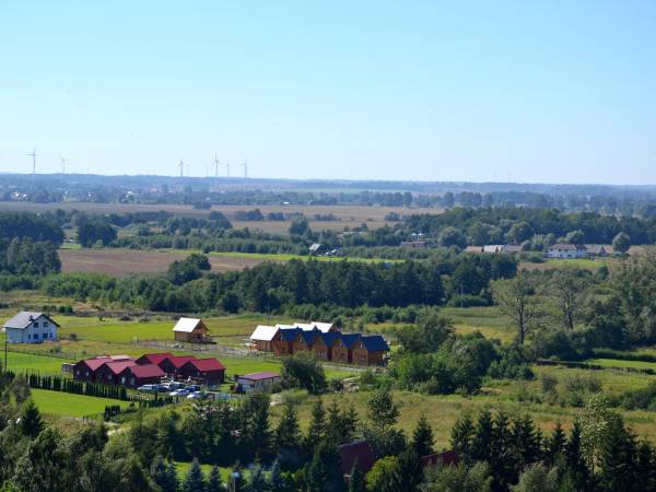 Widok domków z latarni