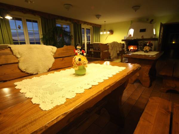 Izba regionalna z kominkiem