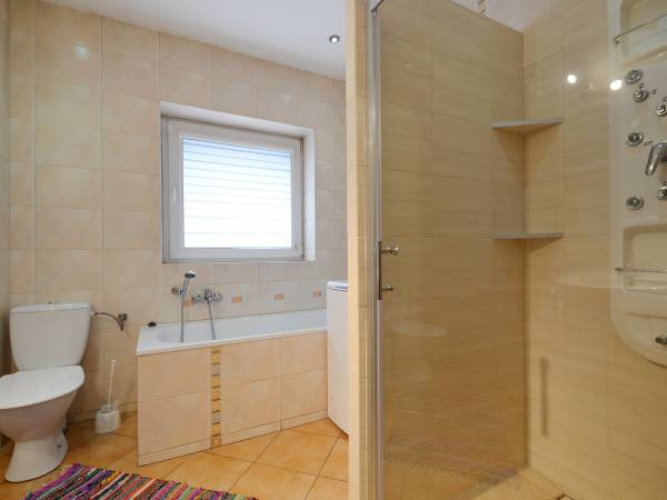 Łazienka wspólna góra