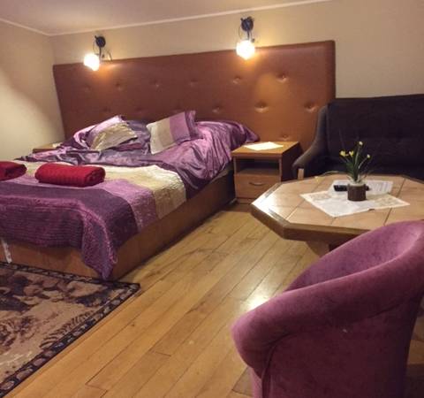 Pokój 2osobowy z łożem małżeńskim+dostawka dla dziecka